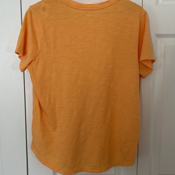 NWT Old Navy T-Shirt 🥭 - Picture 2 of 2